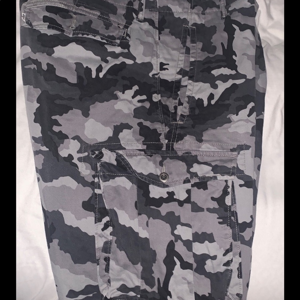 Levi camp cargo shorts